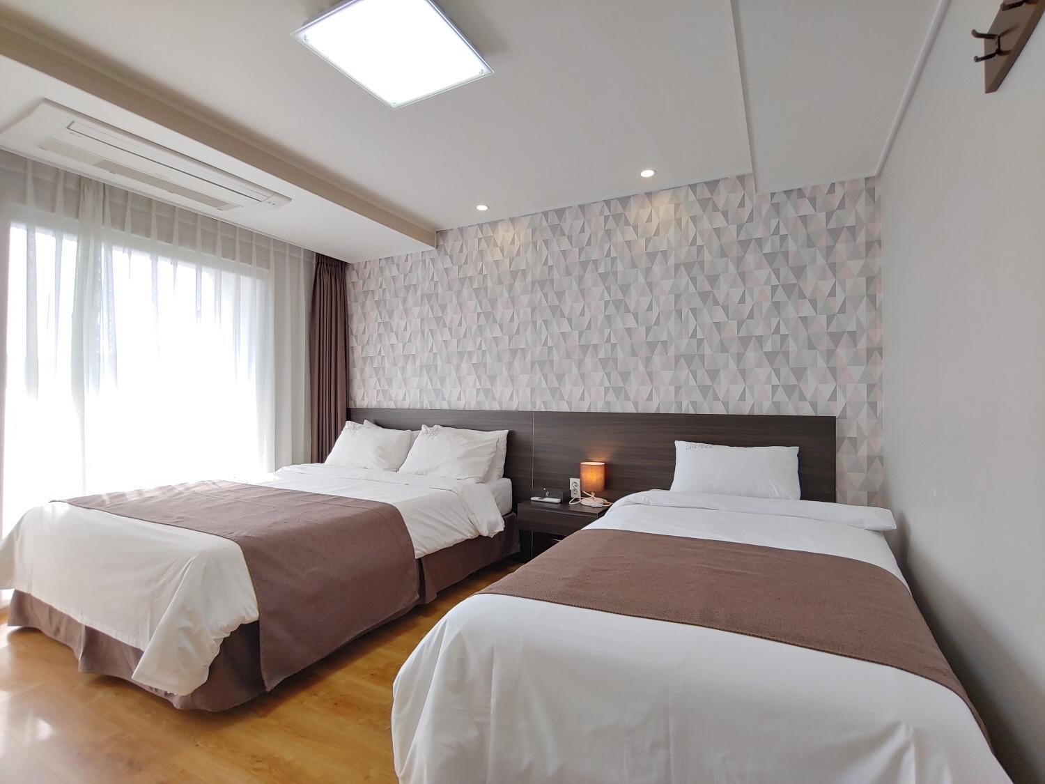 Jeju Lavender Hotel Seogwipo Exterior photo
