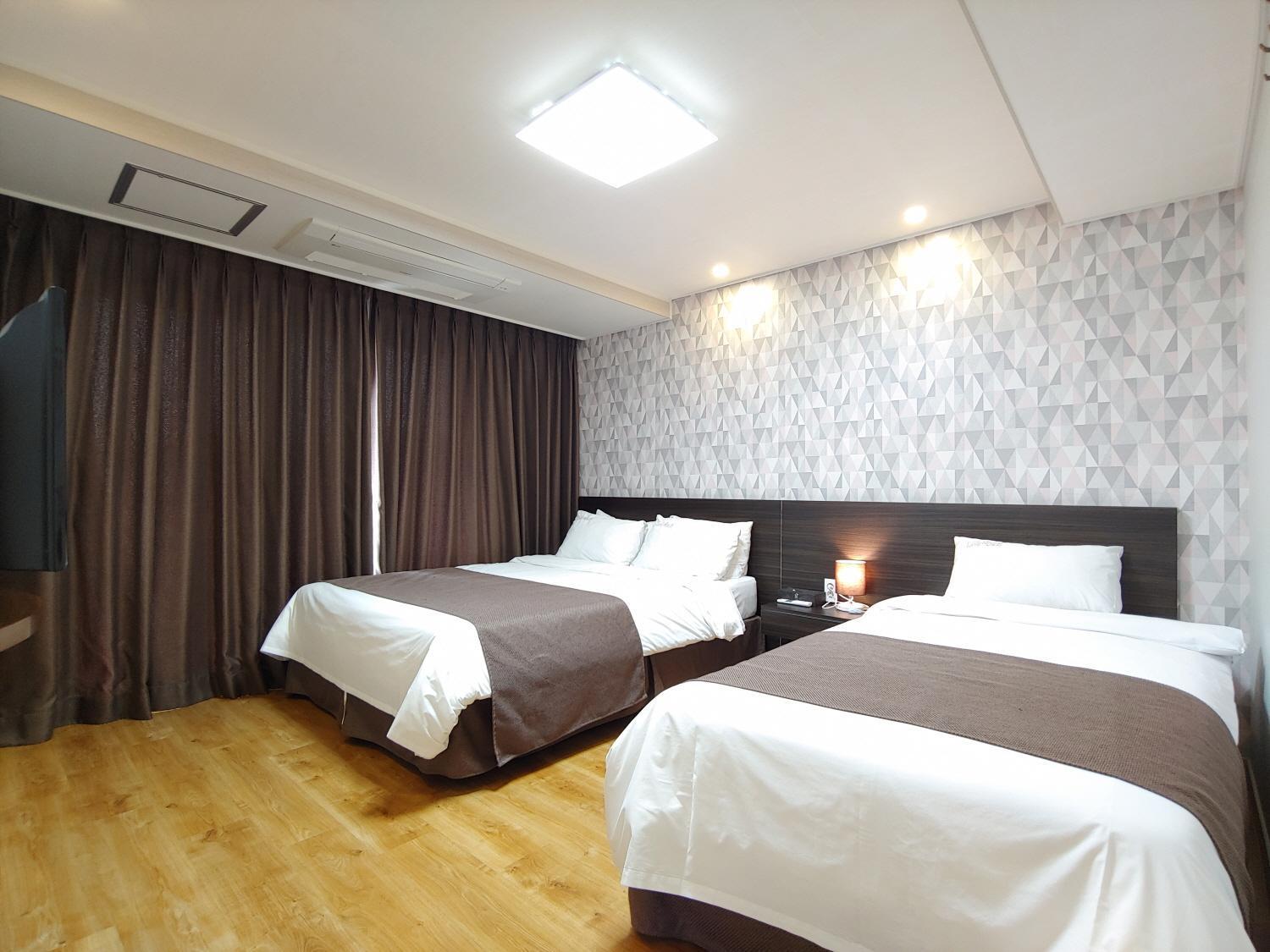 Jeju Lavender Hotel Seogwipo Exterior photo