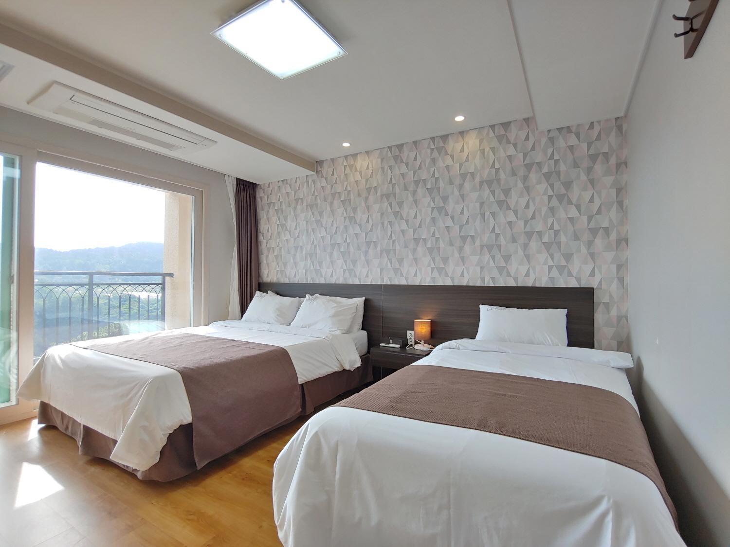 Jeju Lavender Hotel Seogwipo Exterior photo