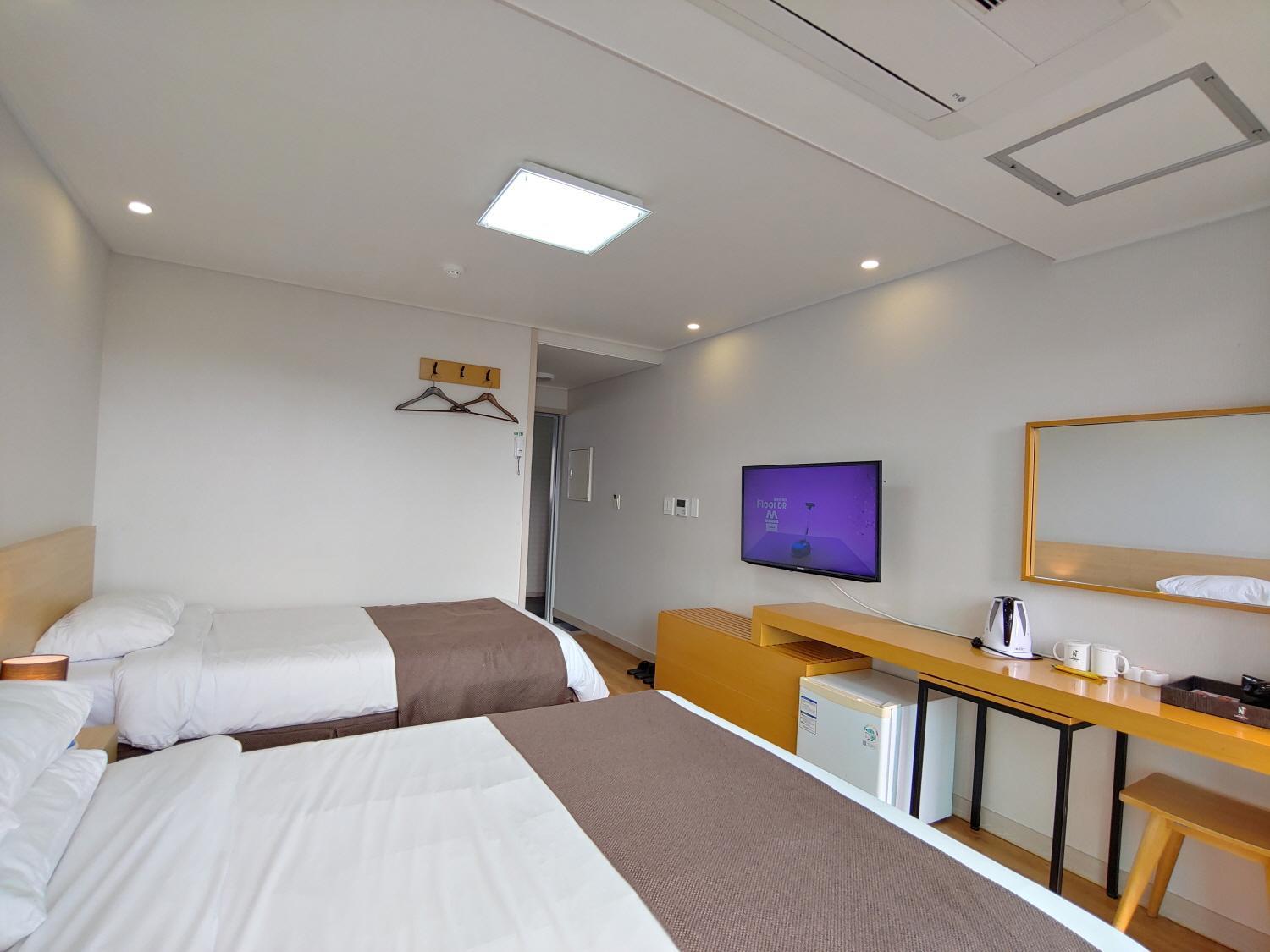Jeju Lavender Hotel Seogwipo Exterior photo