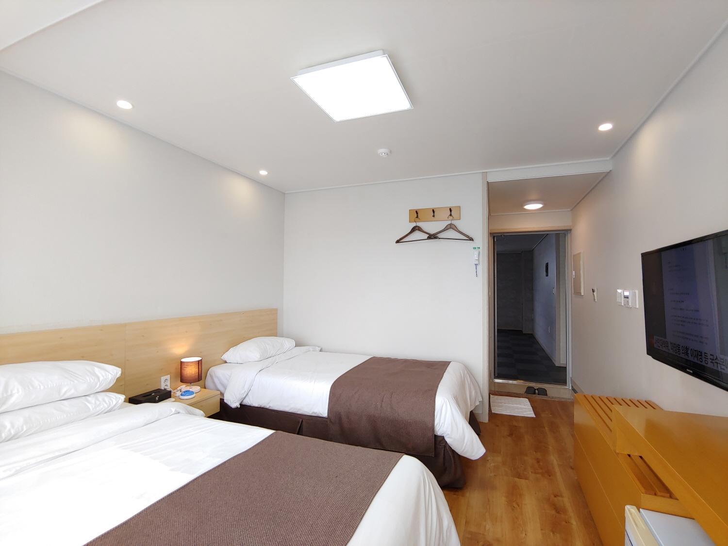 Jeju Lavender Hotel Seogwipo Exterior photo