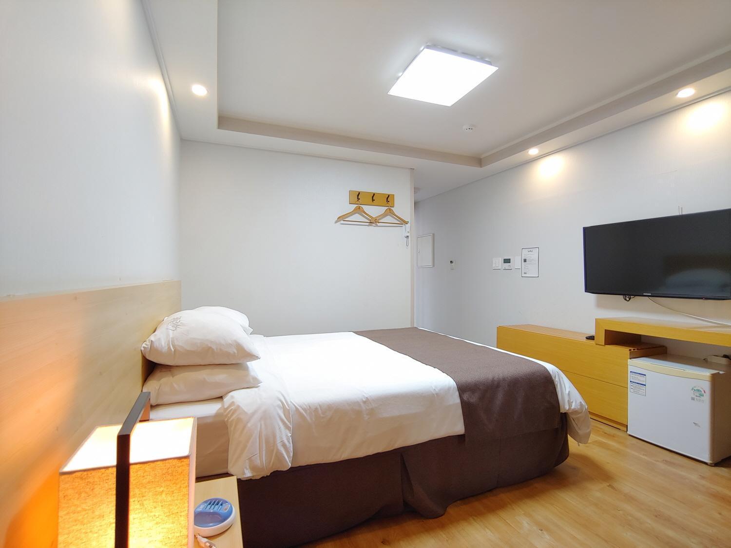 Jeju Lavender Hotel Seogwipo Exterior photo