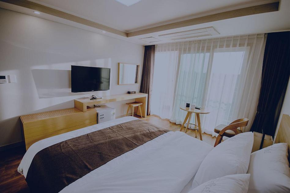 Jeju Lavender Hotel Seogwipo Exterior photo