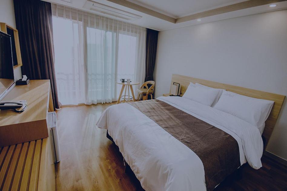 Jeju Lavender Hotel Seogwipo Exterior photo